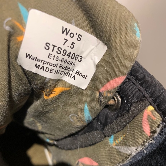 Sperry - Quilted Duck Boots - Picture 3 of 3